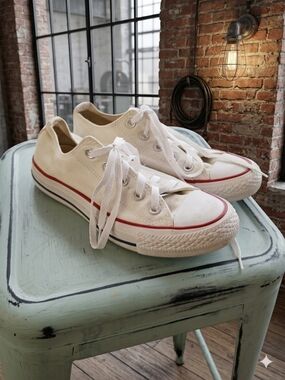 Converse Chuck Taylor All Star Low Top Sneakers White Women's Size 6